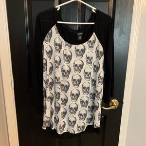 Torrid Skull Raglan T-shirt size 3